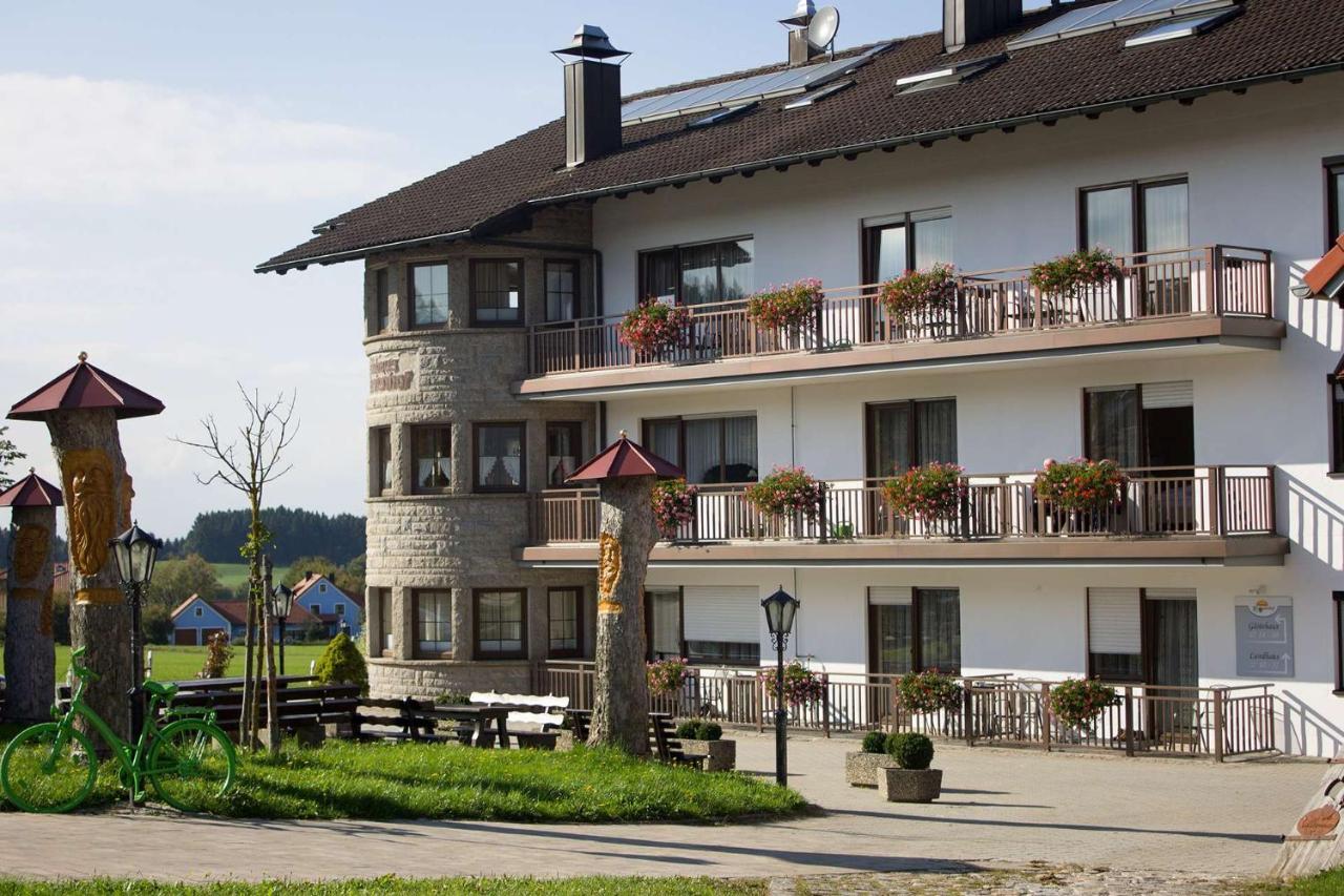 Landhotel Kastanienhof Georgenberg المظهر الخارجي الصورة