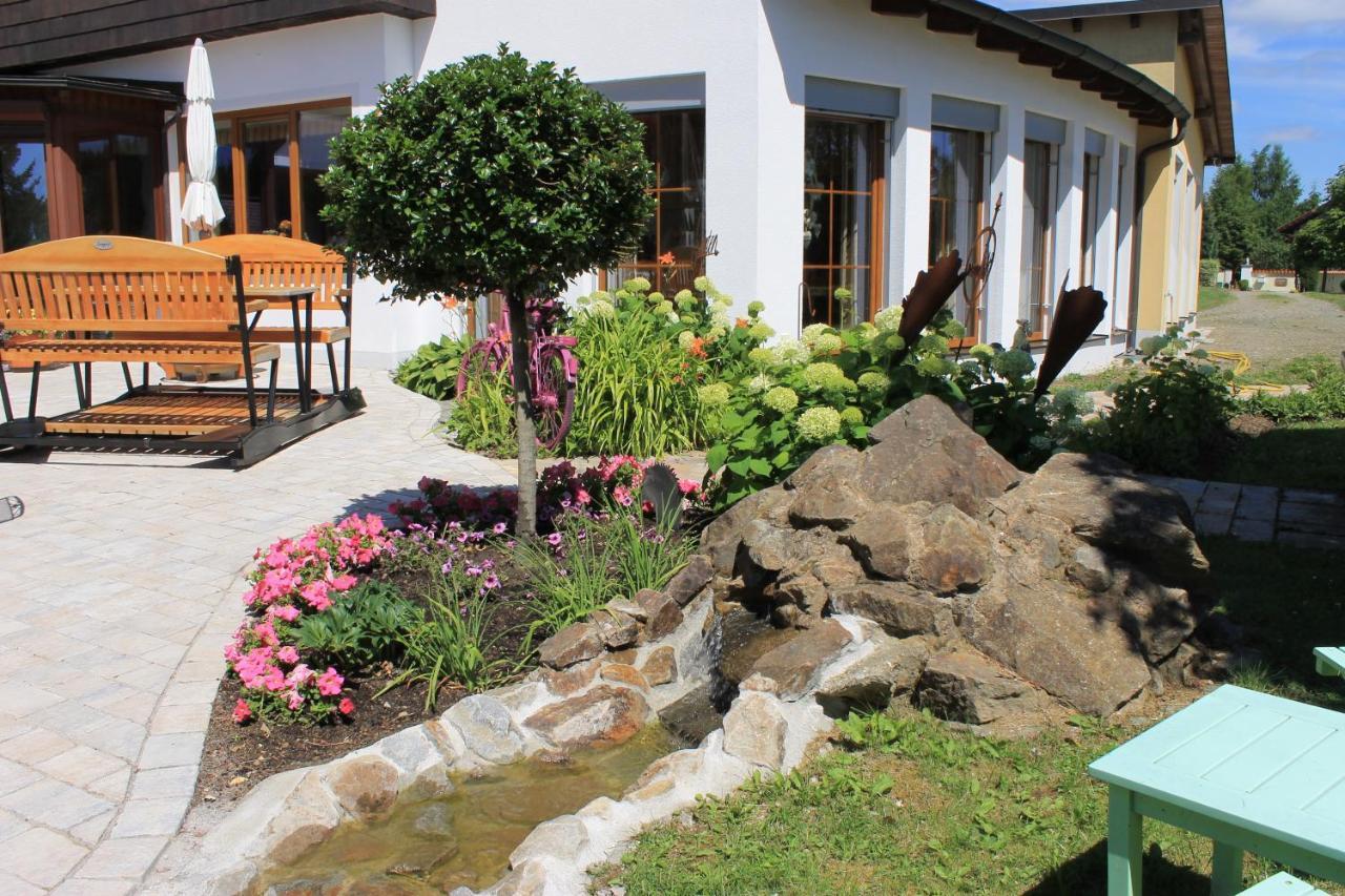 Landhotel Kastanienhof Georgenberg المظهر الخارجي الصورة